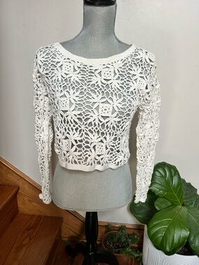 Floral Crochet Long-Sleeve Knit Top